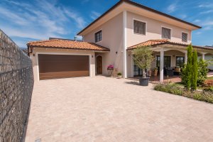 Tegula sandstein